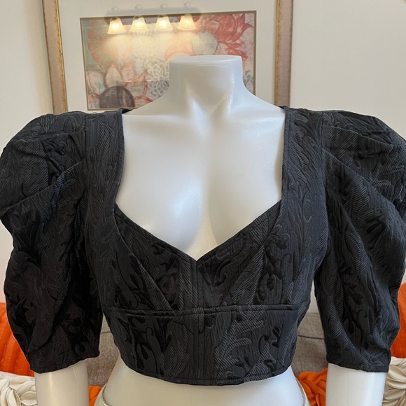 ❣️🆕Who What Wear DIV Black Puff Sleeve Cropped Top❣️ - Picture 5 of 10